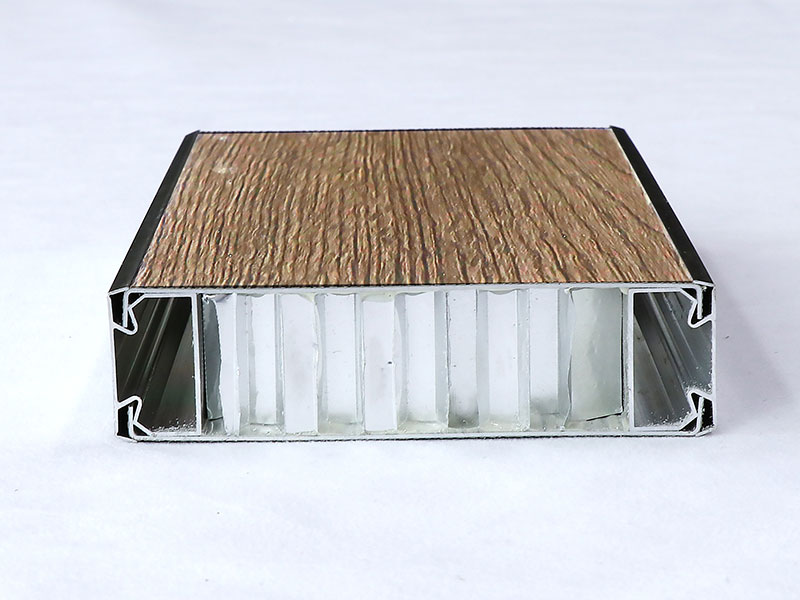 PVC金屬蜂窩板色系衛(wèi)生間隔斷 PVC金屬蜂窩板色系衛(wèi)生間隔斷